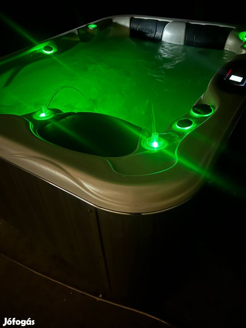 2 személyes jakuzzi 