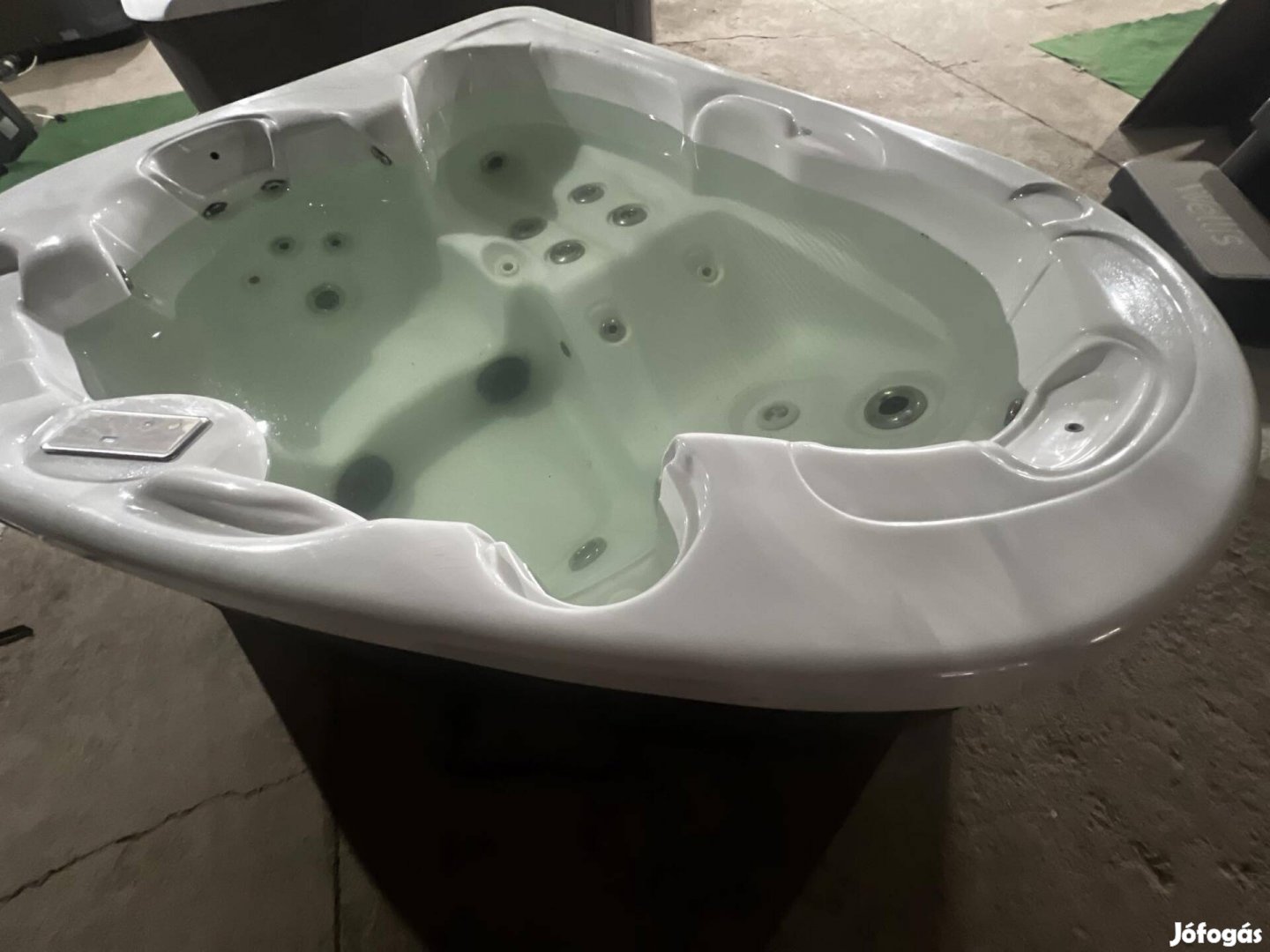 2 személyes jakuzzi 