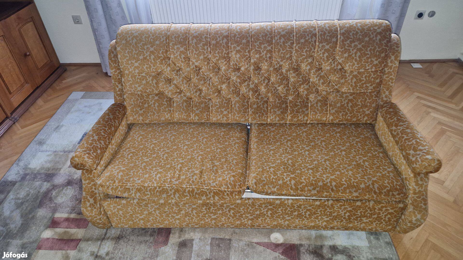 2 személyes kanapé, ágyazható 2 fotel