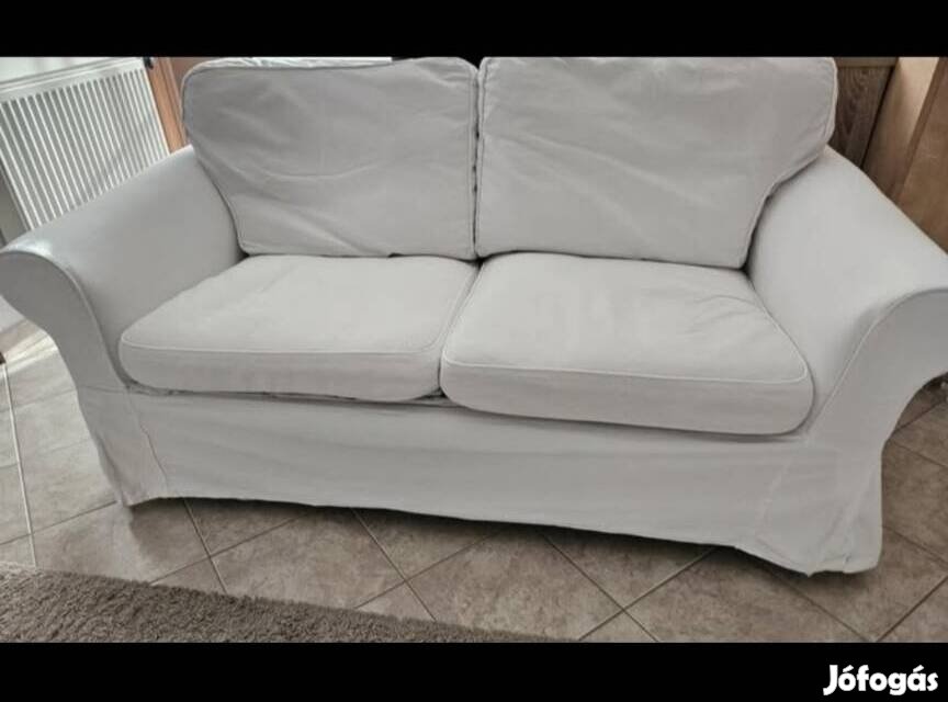 2 személyes kanapé fehér és bezs huzattal