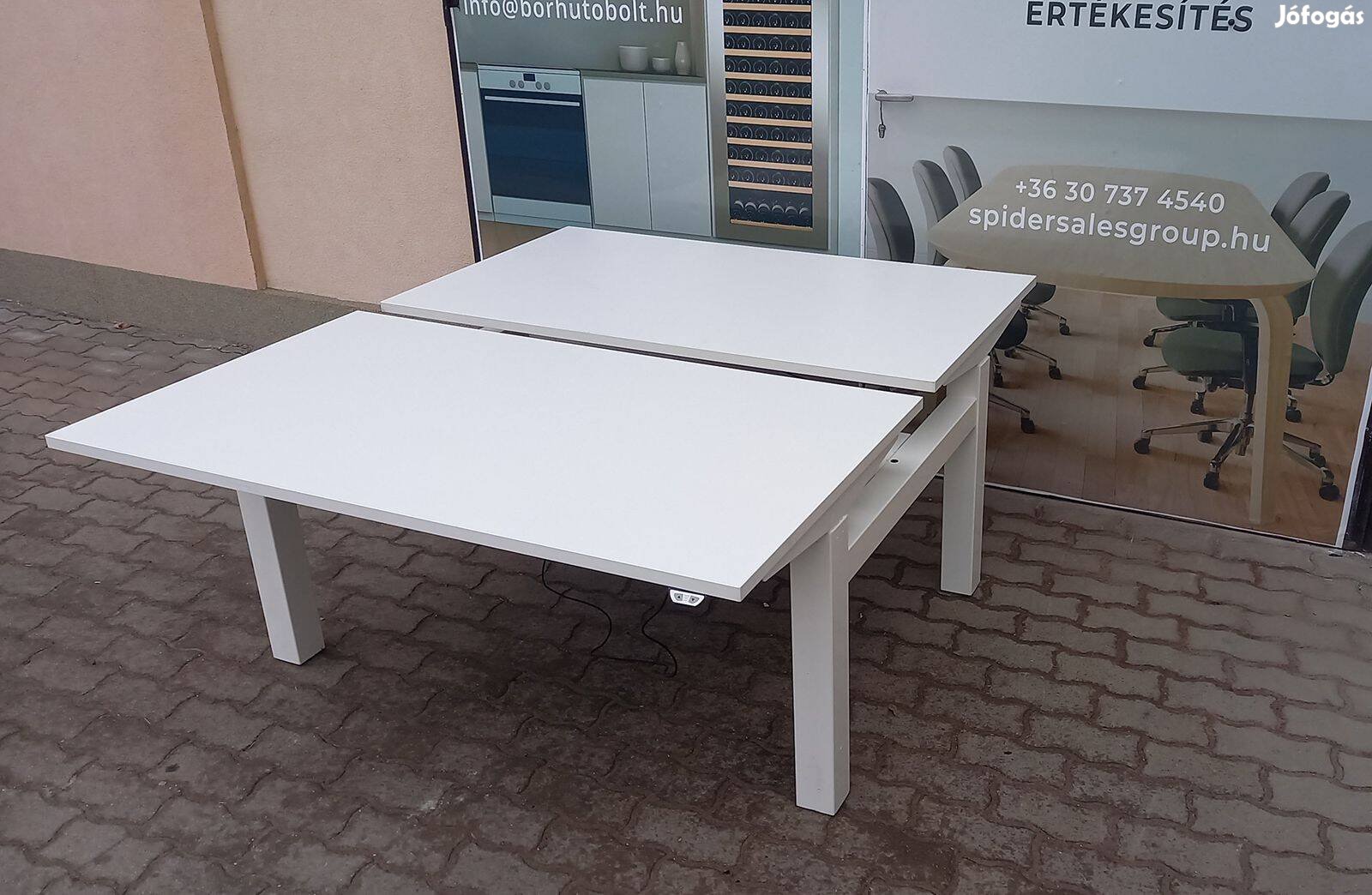 2 személyes munkaállomás, elektromosan emelhető íróasztalok - használt