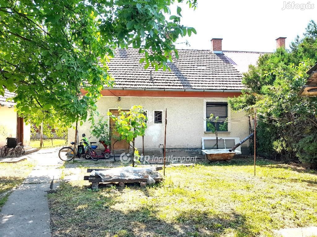 2 szobás tégla ház eldó, Mezőhegyes