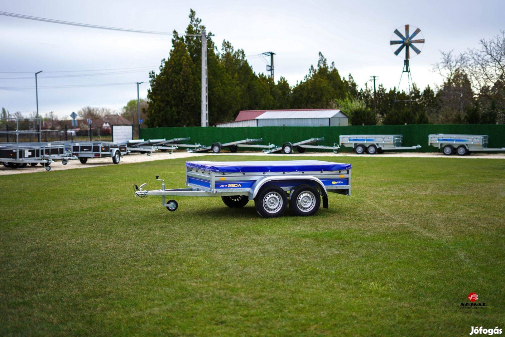 2 tengelyes féknélküli utánfutó 750 Kg ösztömeggel