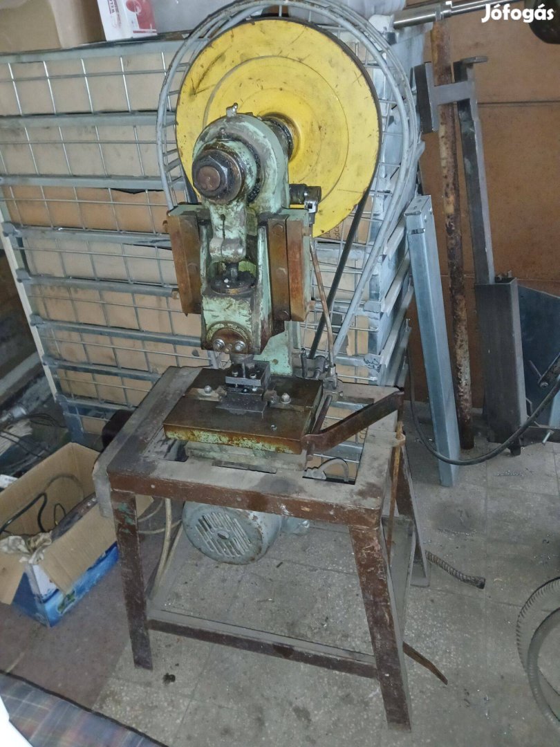 2 tonnás Excenterprés DIGÉP