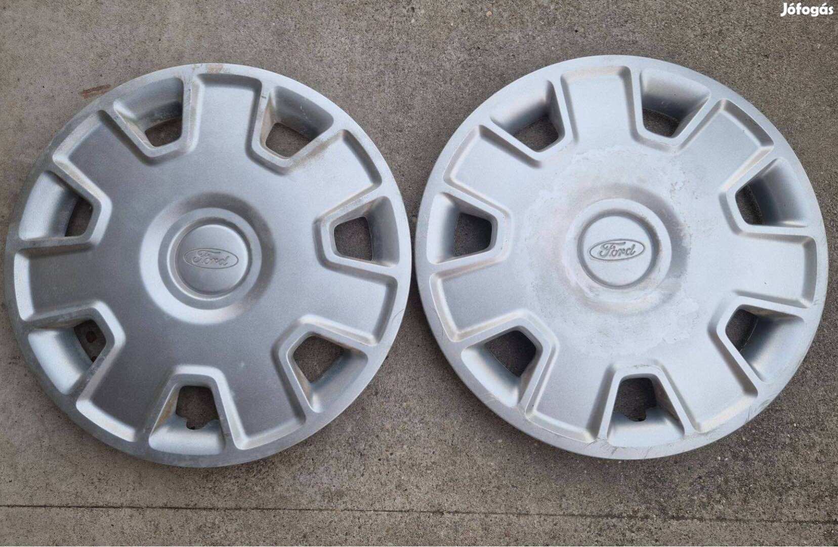 2db 15" Ford gyári dísztárcsa