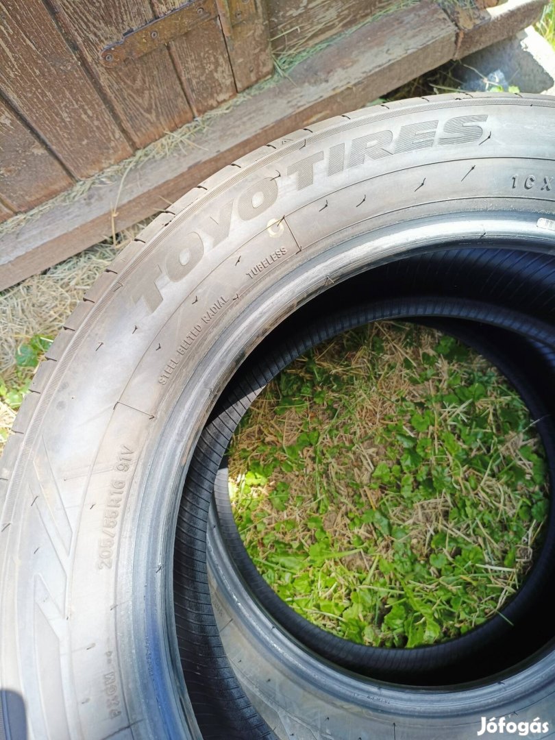 2db 16/ 16" Toyo 205/55 R16 nyári gumi 
