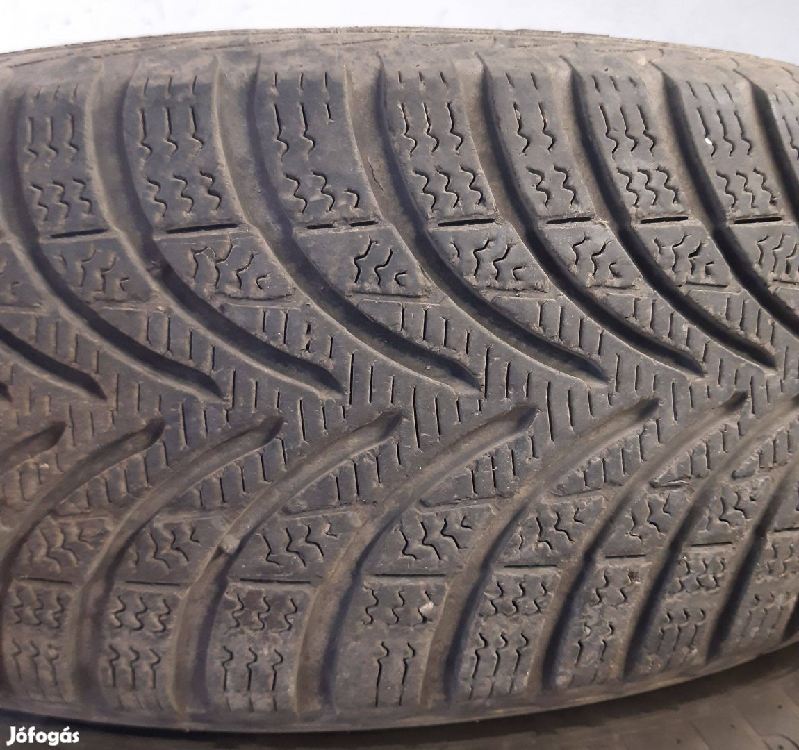2db 175/70R13 82T Apollo téligumi