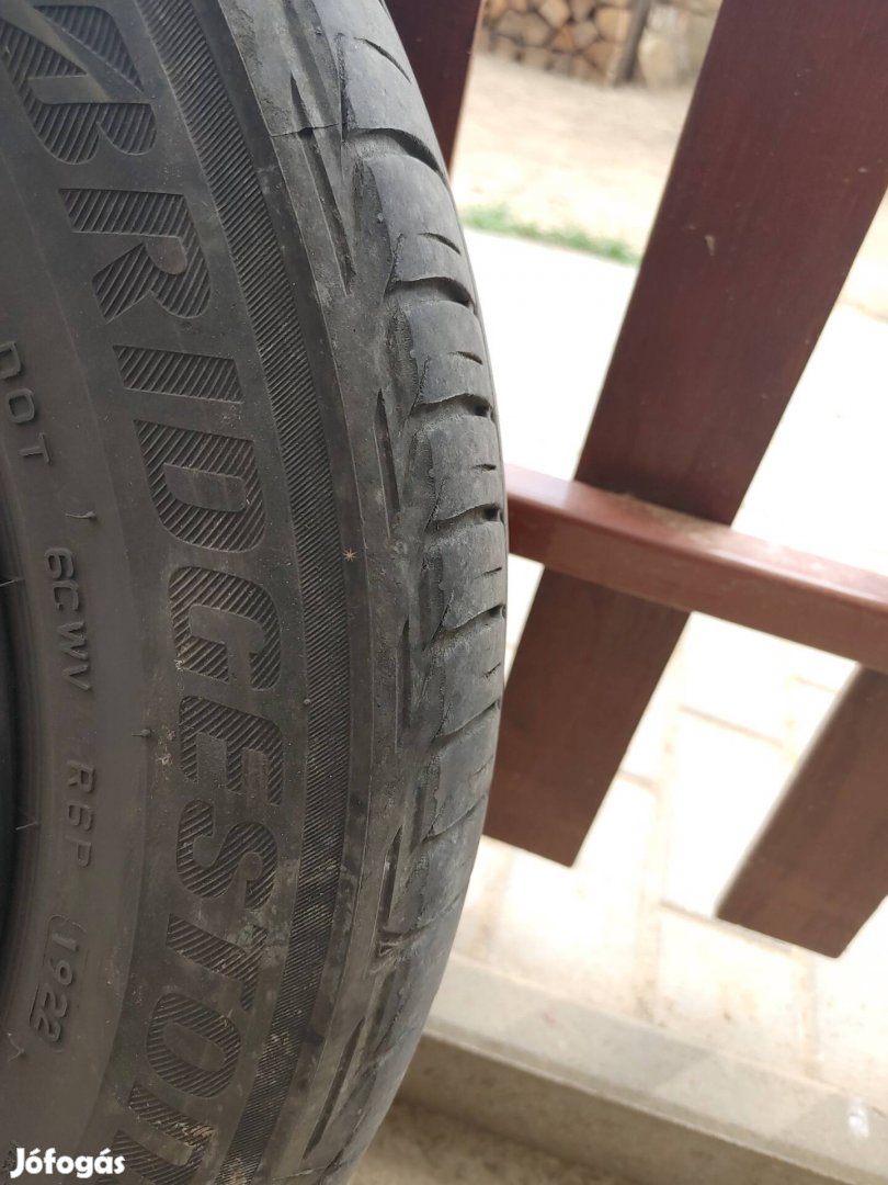 2db 195/60 r16 2022-es Bridgestone gumi 