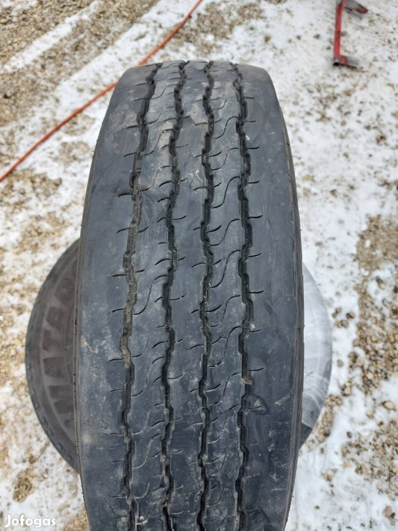 2db 205/75r17.5 kormányzott