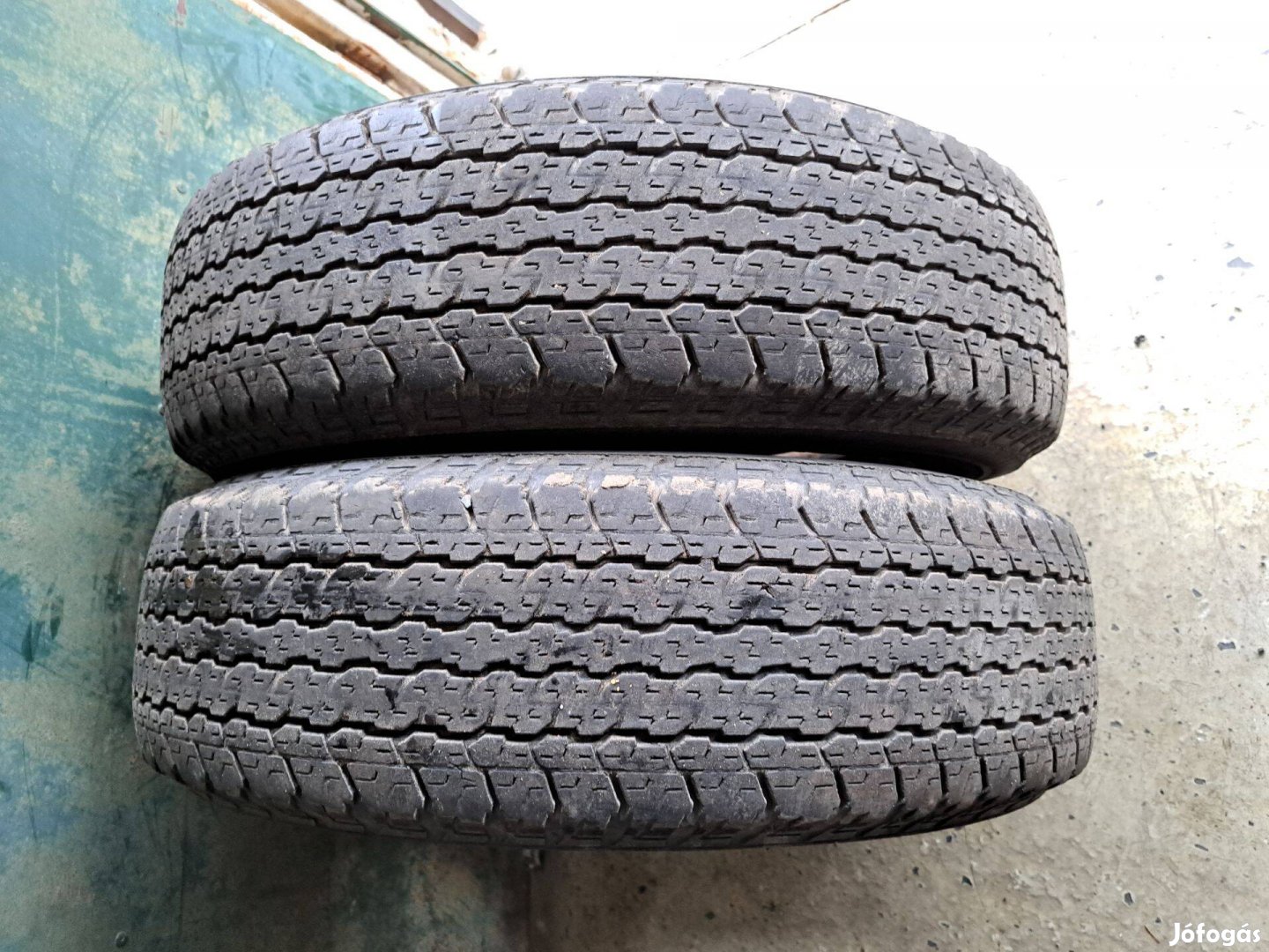 2db 205 R16C Bridgestone Dueler H/T Négyévszakos teherautó gumi eladó!