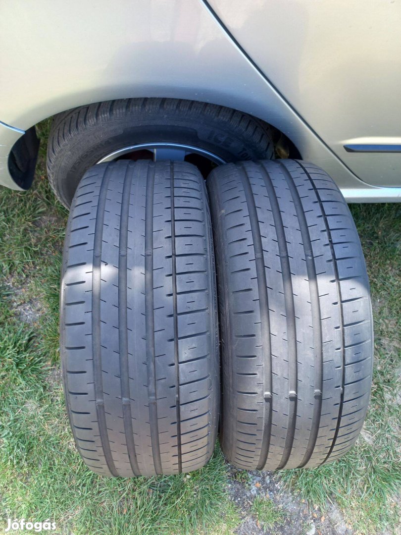 2db 215/45 R17 Falken nyári