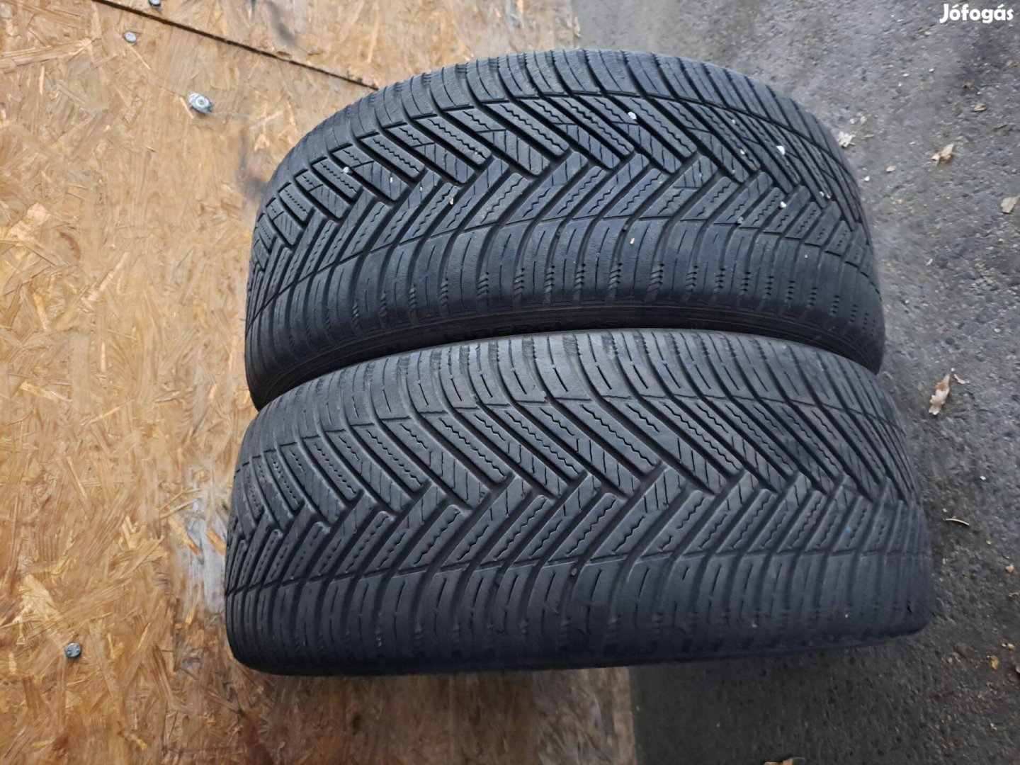 2db 215/45 R17 Hankook Kinergy 4S 2 Négyévszakos gumi eladó! (DOT2021)