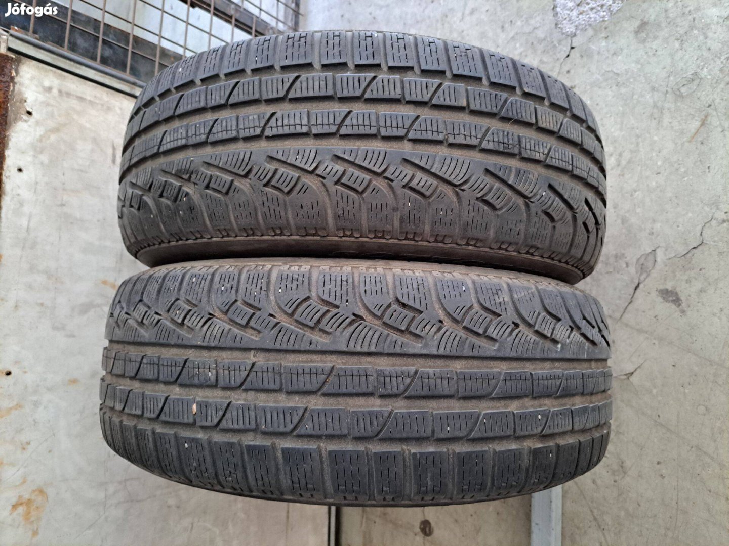 2db 215/60 R16 Pirelli Winter Sottozero Winter (peremvédős) Téli gumi