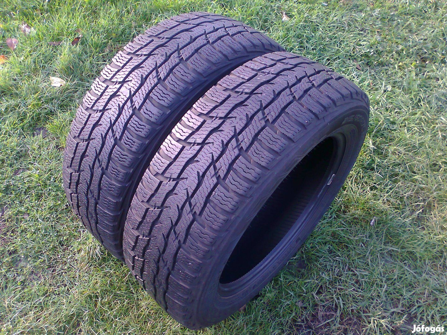 2db 215/60 R17 C téli gumi