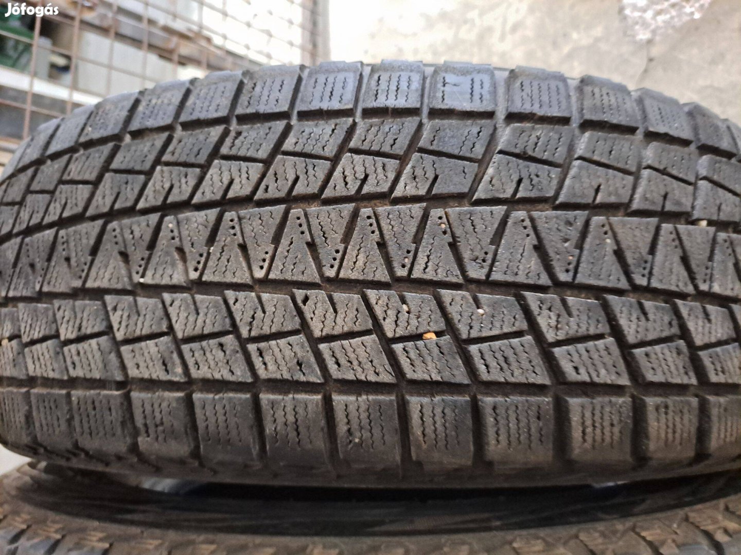 2db 215/70 R16 Bridgestone Blizzak DM-V1 Téli gumi eladó!!!