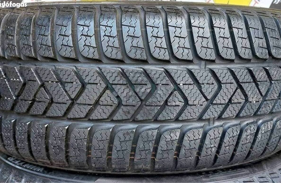 2db 225/40 r19 Pirelli téli 2016 6.5- 7mm, 20000ft/db