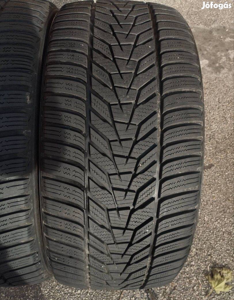 2db 235/35 19 Hankook téli gumi r19 " dot23