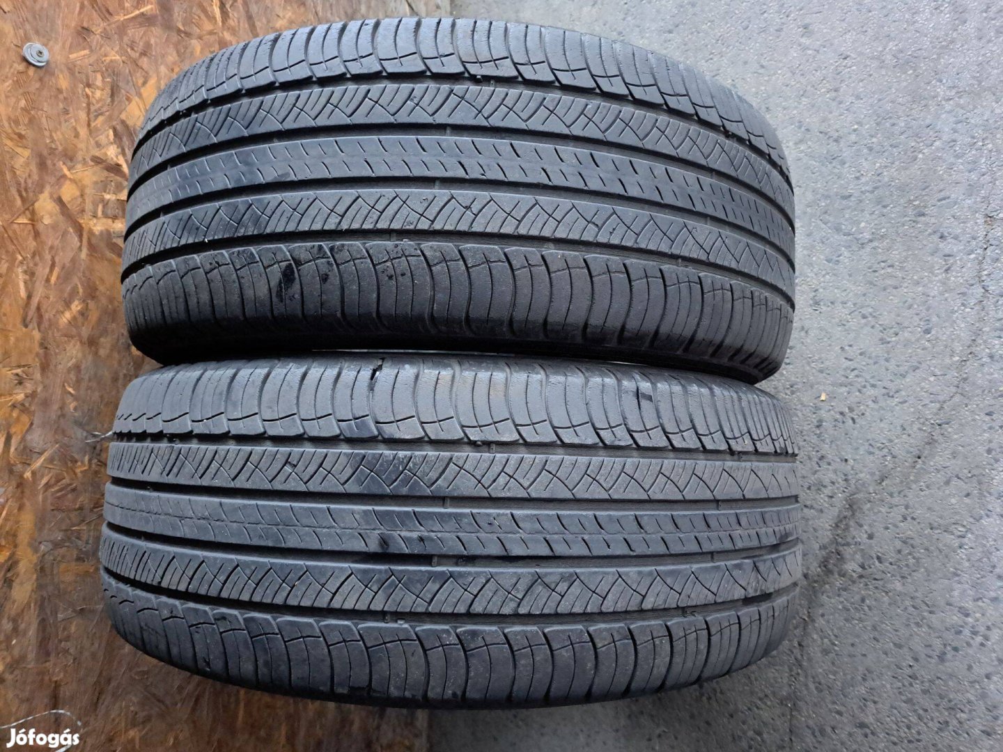 2db 23555 R17 Michelin Latitude Tour HP Négyévszakos gumi