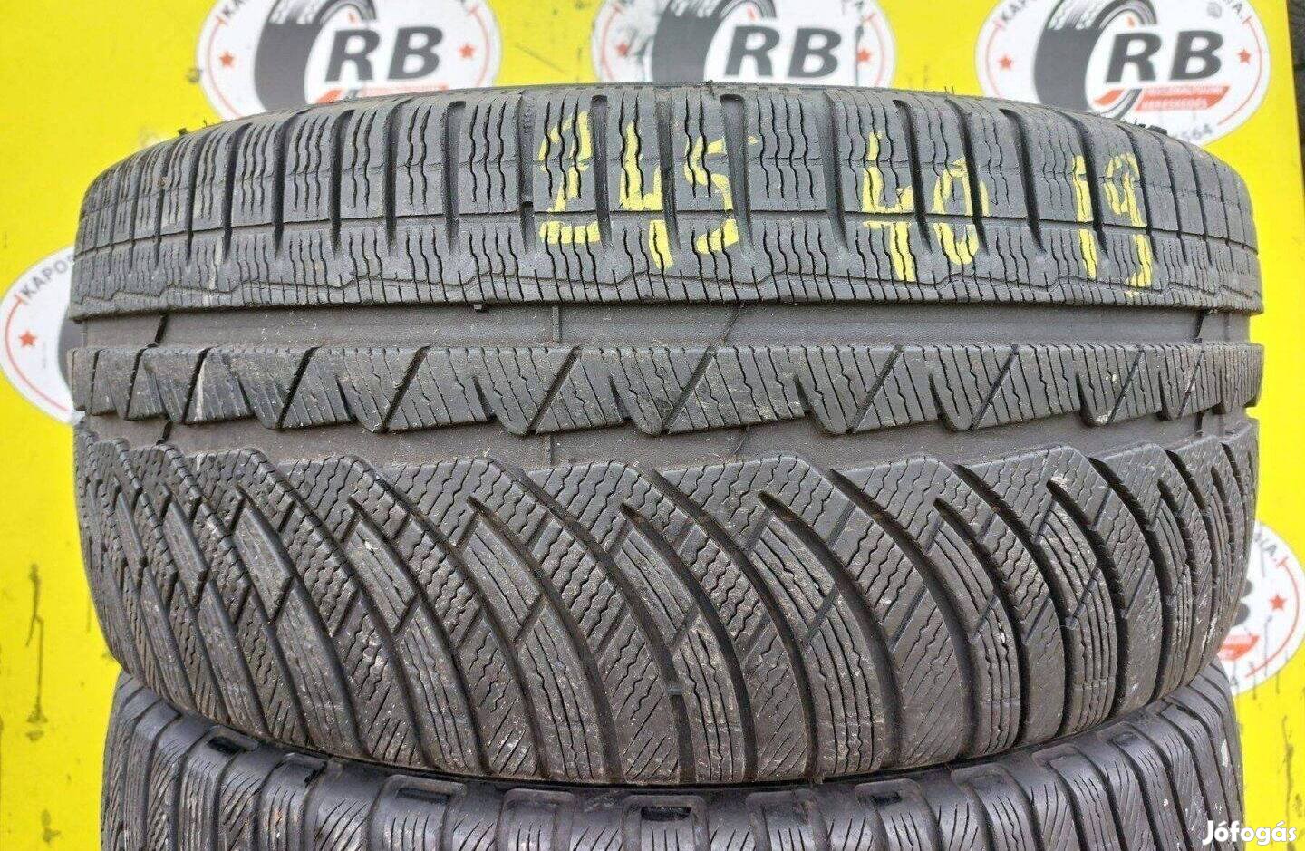 2db 245/40 r19 Michelin téli 2018 6mm 20000ft/db