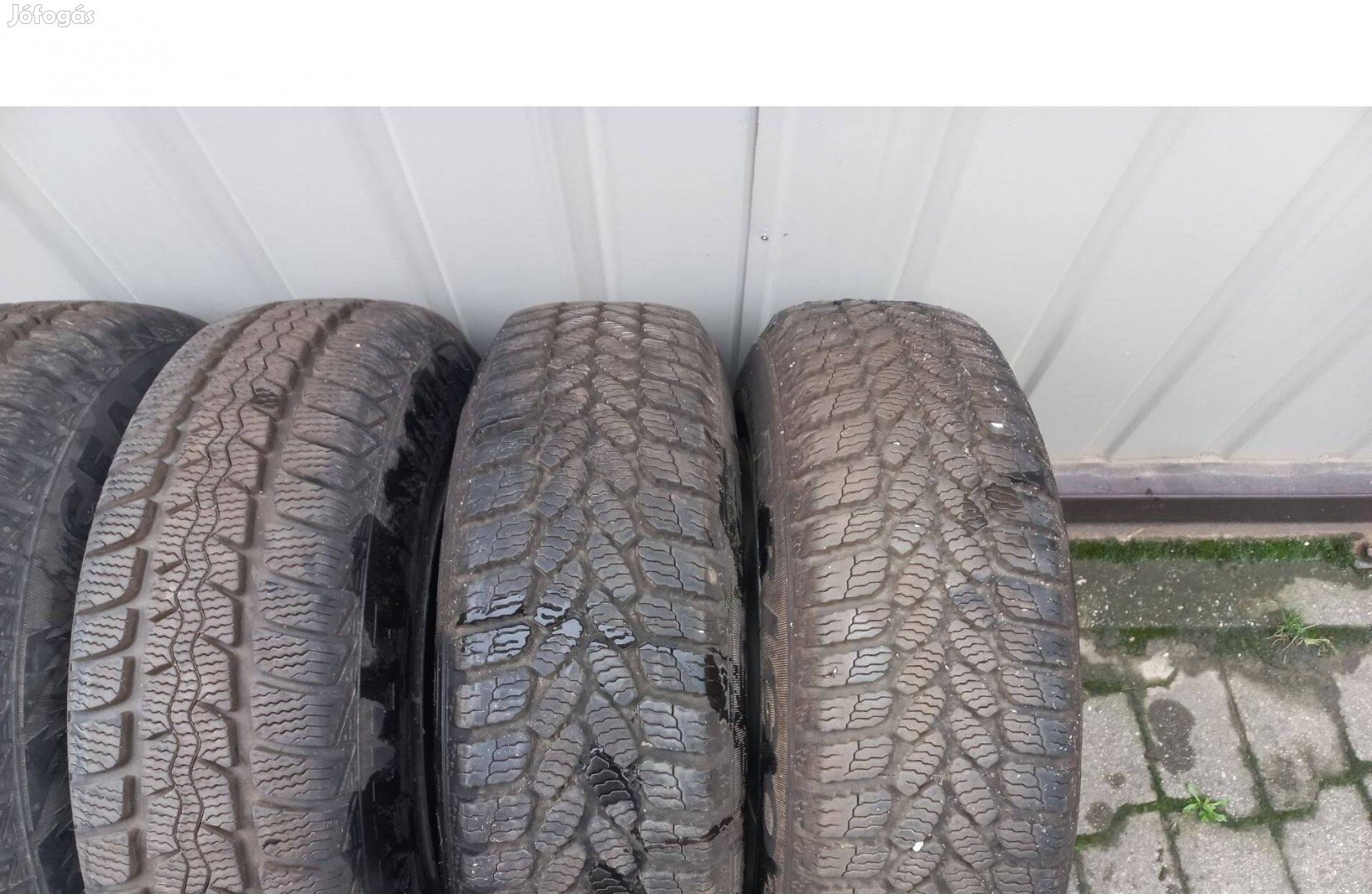 2db 80%-os 155/70 R13 téli gumi