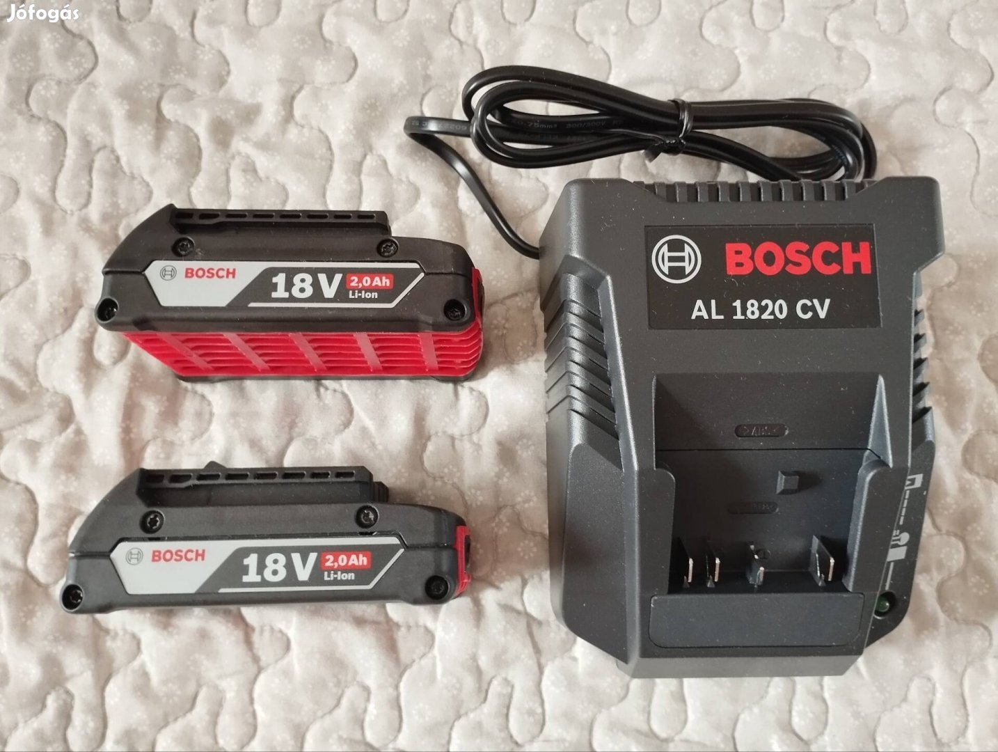 2db Bosch 2Ah akkumulátor + 2Ah töltő 