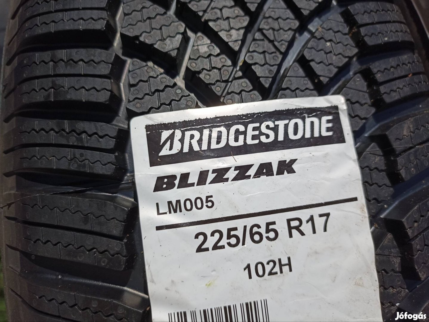 2db Bridgestone új 225/65r17 téligumi eladó