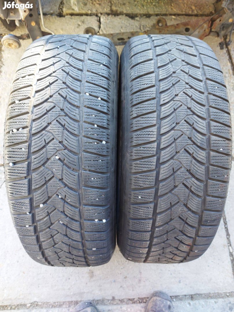 2db Dunlop 235/60 R18 téli gumi eladó 2018