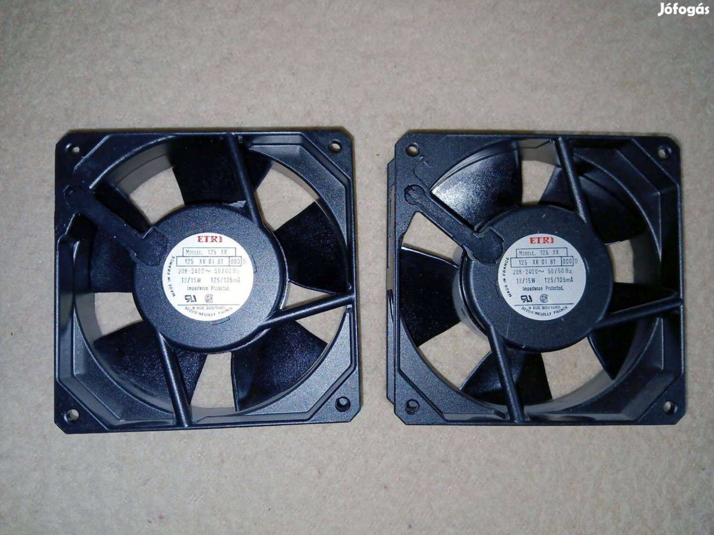 2db ETRI 120x120 mm profi, masszív fémházas hűtőventillátor