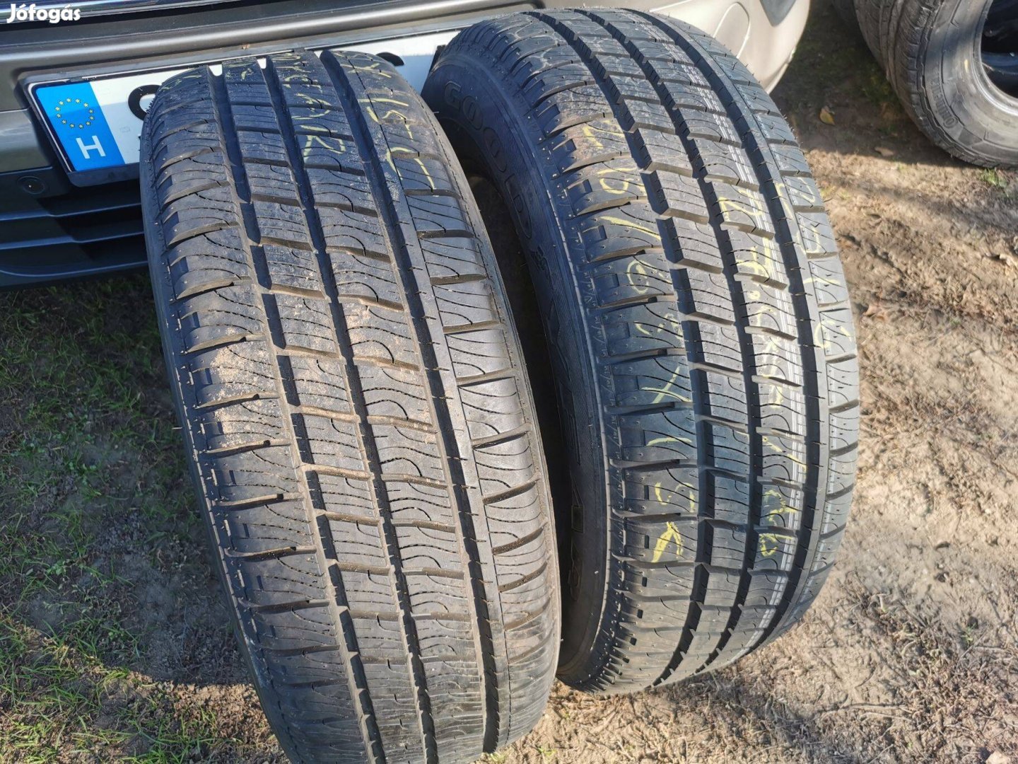 2db Goodyear 215 65 15 C négyévszakos gumu eladó