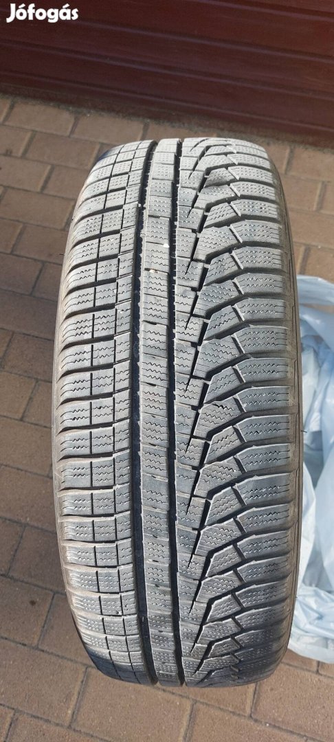 2db Hankook Winter Icept Evo2 téli gumi 225/60 R18