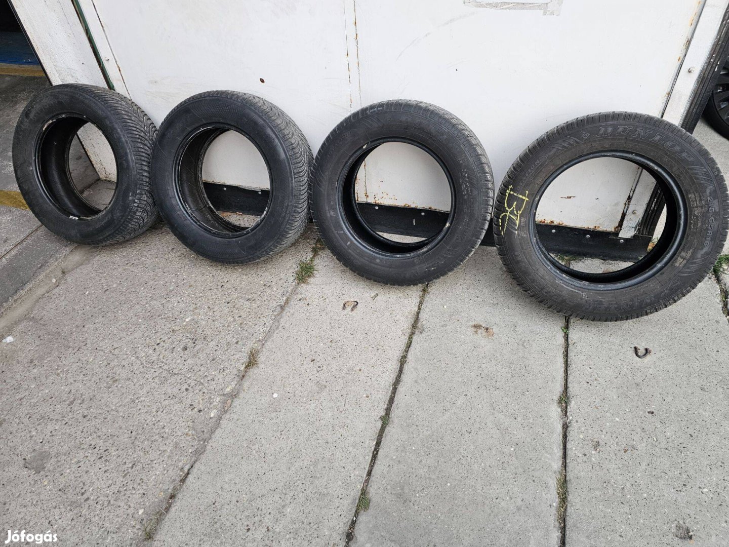 2db Kleber Krisalp HP3 SUV és 2db Dunlop SP Wintersport 4D