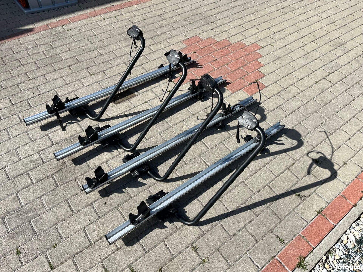 2db Mercedes gyári kerékpártartó T hornyos felfogatás