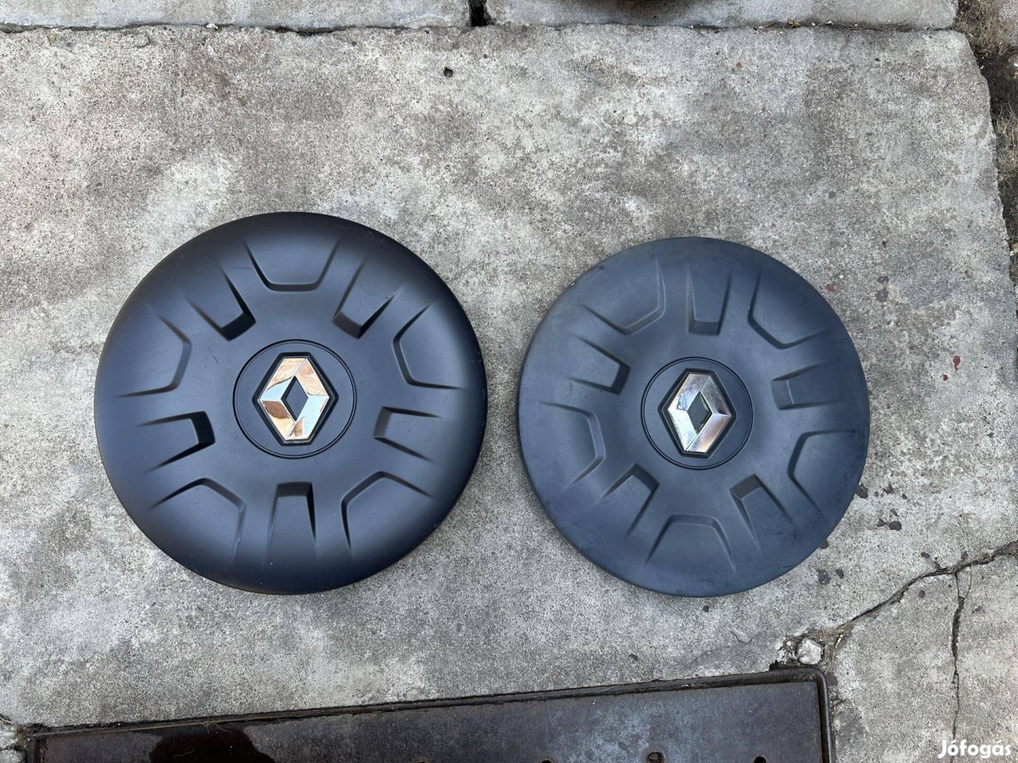 2db Renault Trafic felniközép kupak!
