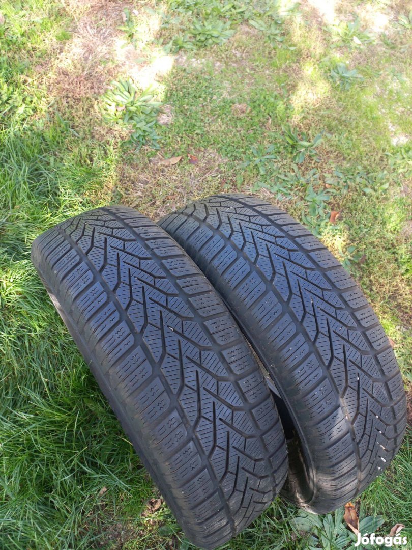 2db Semperit 195/65 R15 téliek