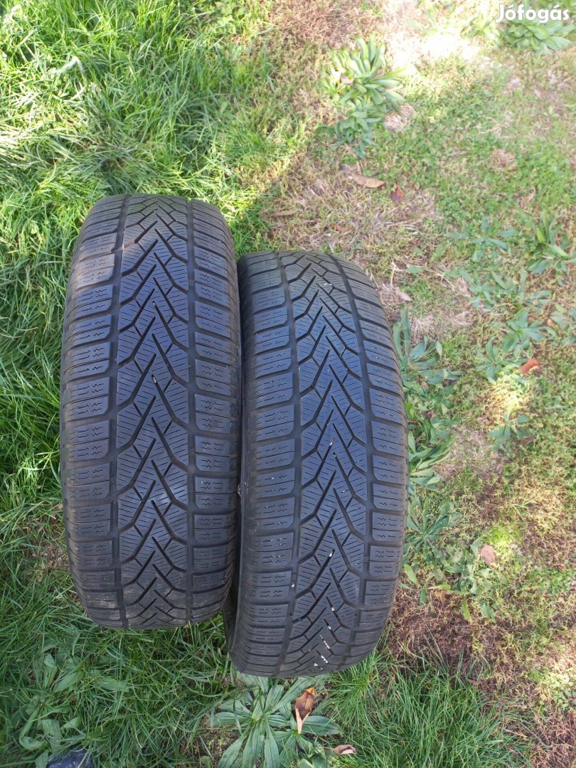 2db Semperit 195/65 R15 téliek