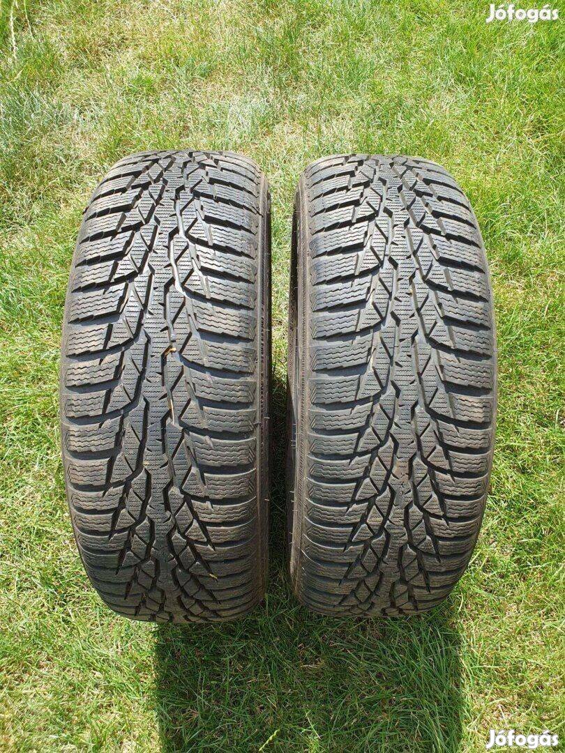 2db Téligumi Nokian WR D4 185/60 R15 újszerű állapotban