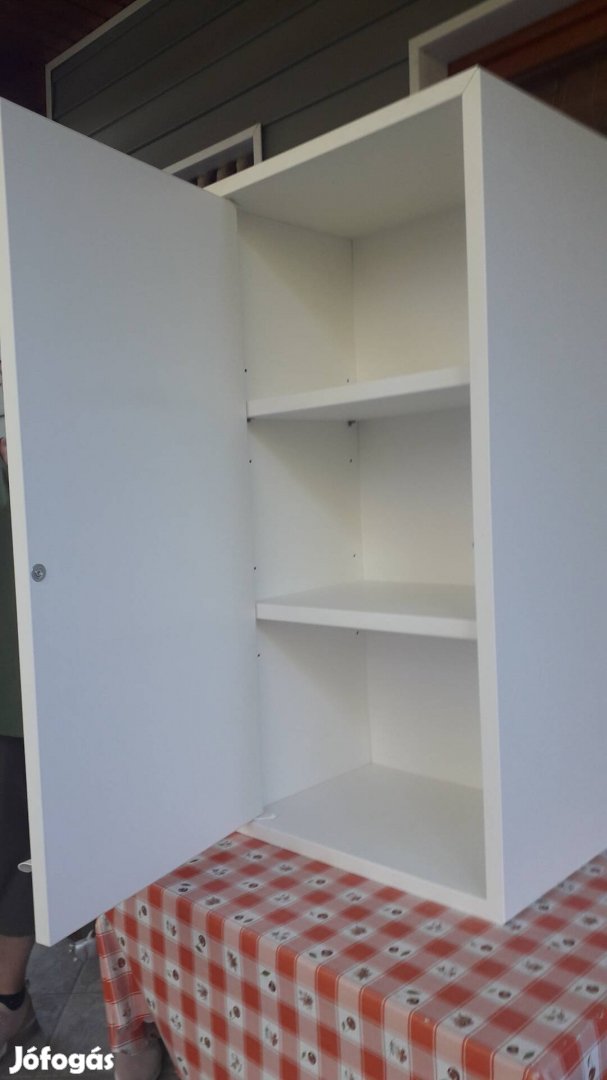 2db. IKEA faliszekrény