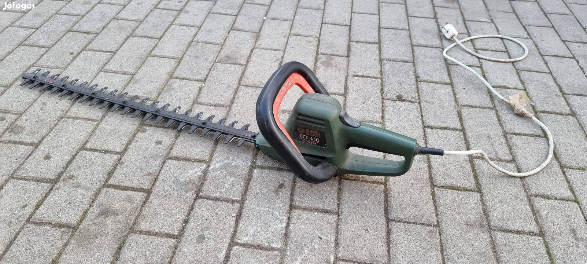 2db egyforma Black&Decker GT 440 60cm 400W sövényvágó sövény nyíró