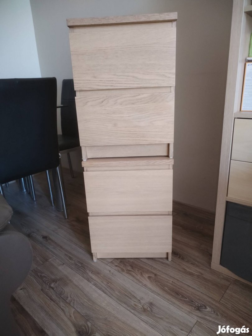 2db éjjeliszekrény eladó 