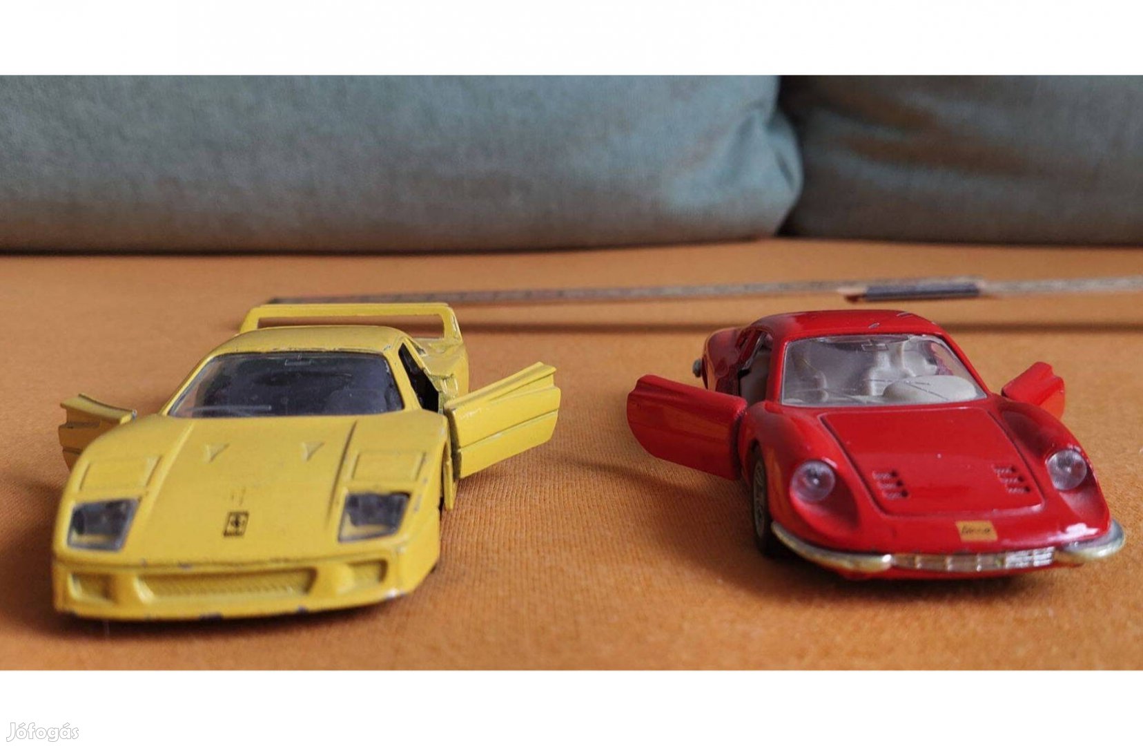 2db fémből Maisto Ferrari Dino 246GT és F40 autó kocsi