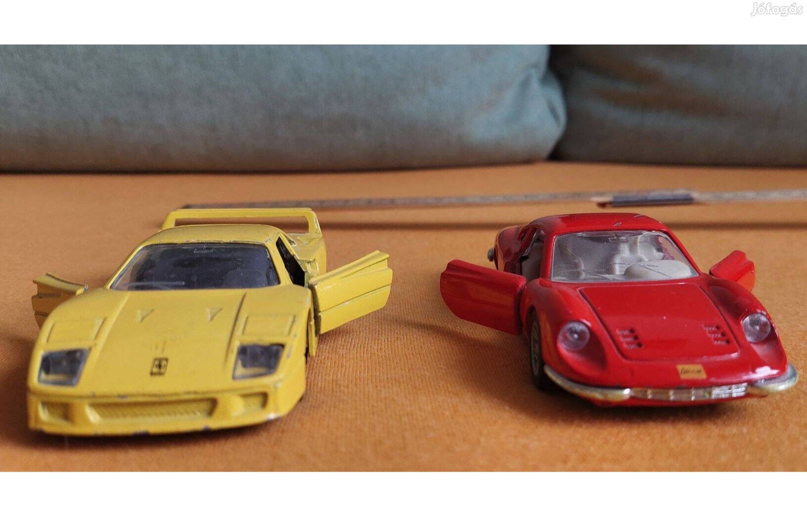 2db fémből Maisto Ferrari Dino 246GT és F40 autó kocsi