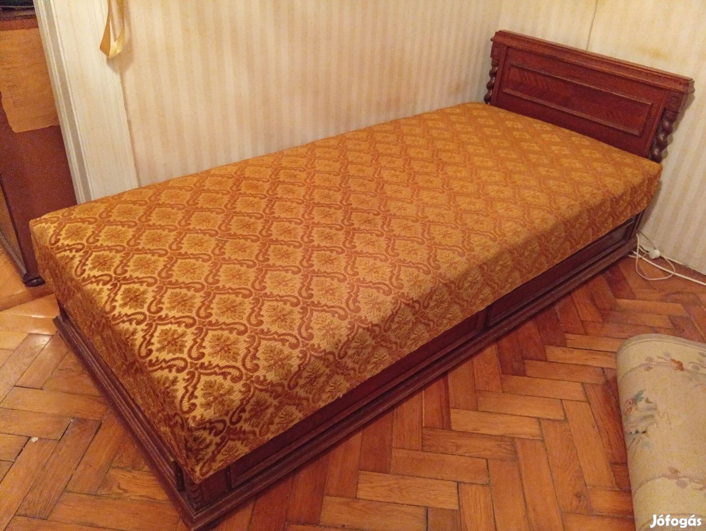 2db kolóniál ágy eladó