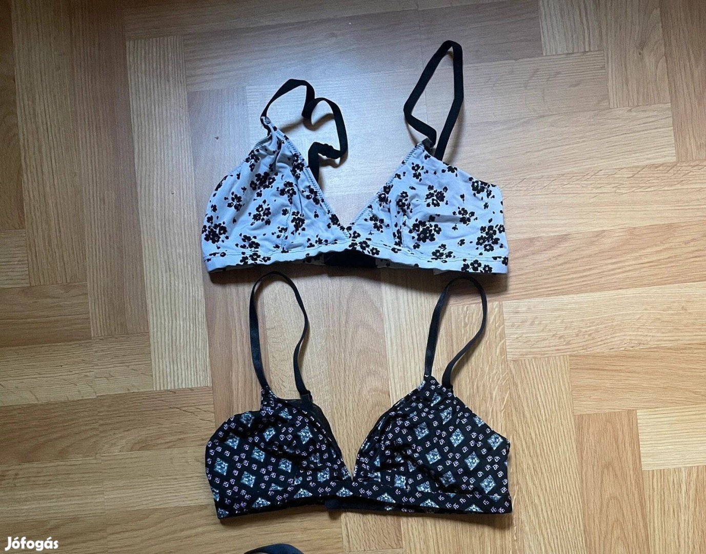 2db merevítő és szivacs nélküli melltartó bralet