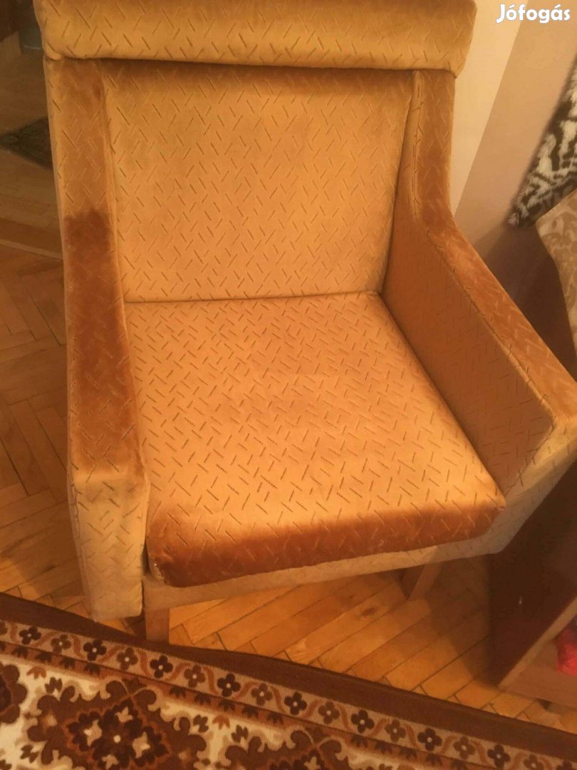 2db óarany színű kárpitos fotel eladó