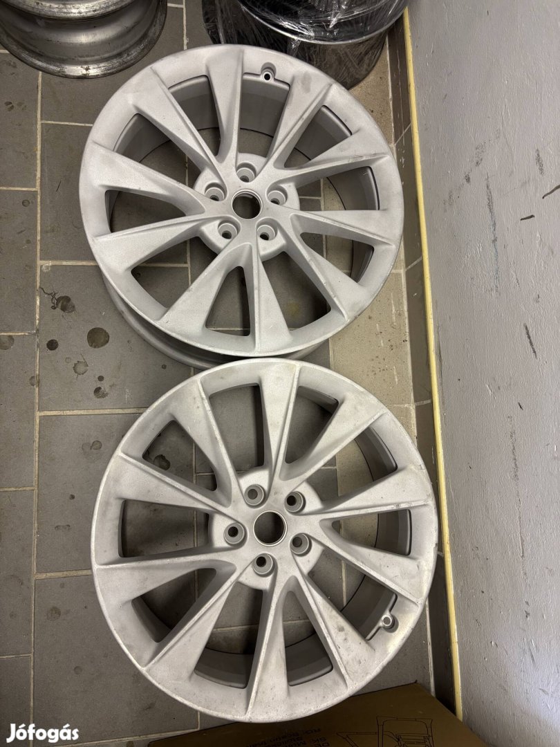 2db tesla model s gyari 21coll alufelni