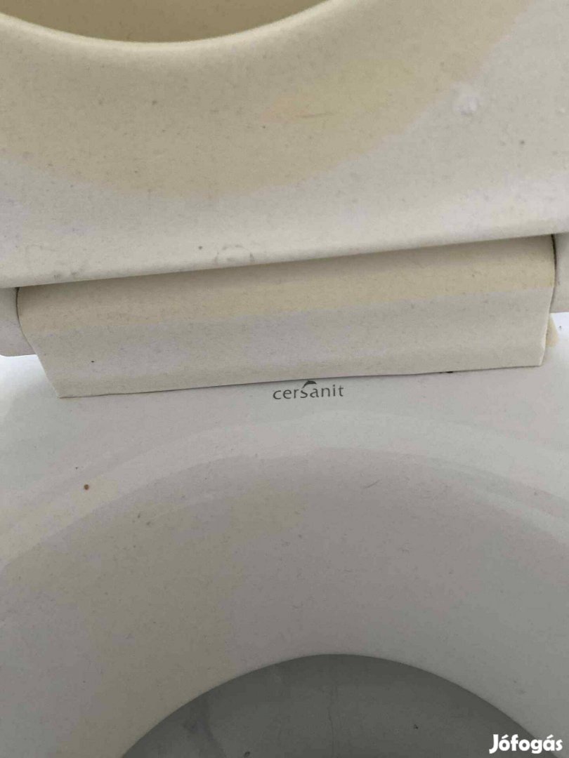 2db wc csésze ülökével
