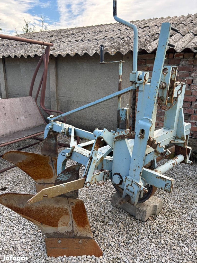 2es eke kis traktor után
