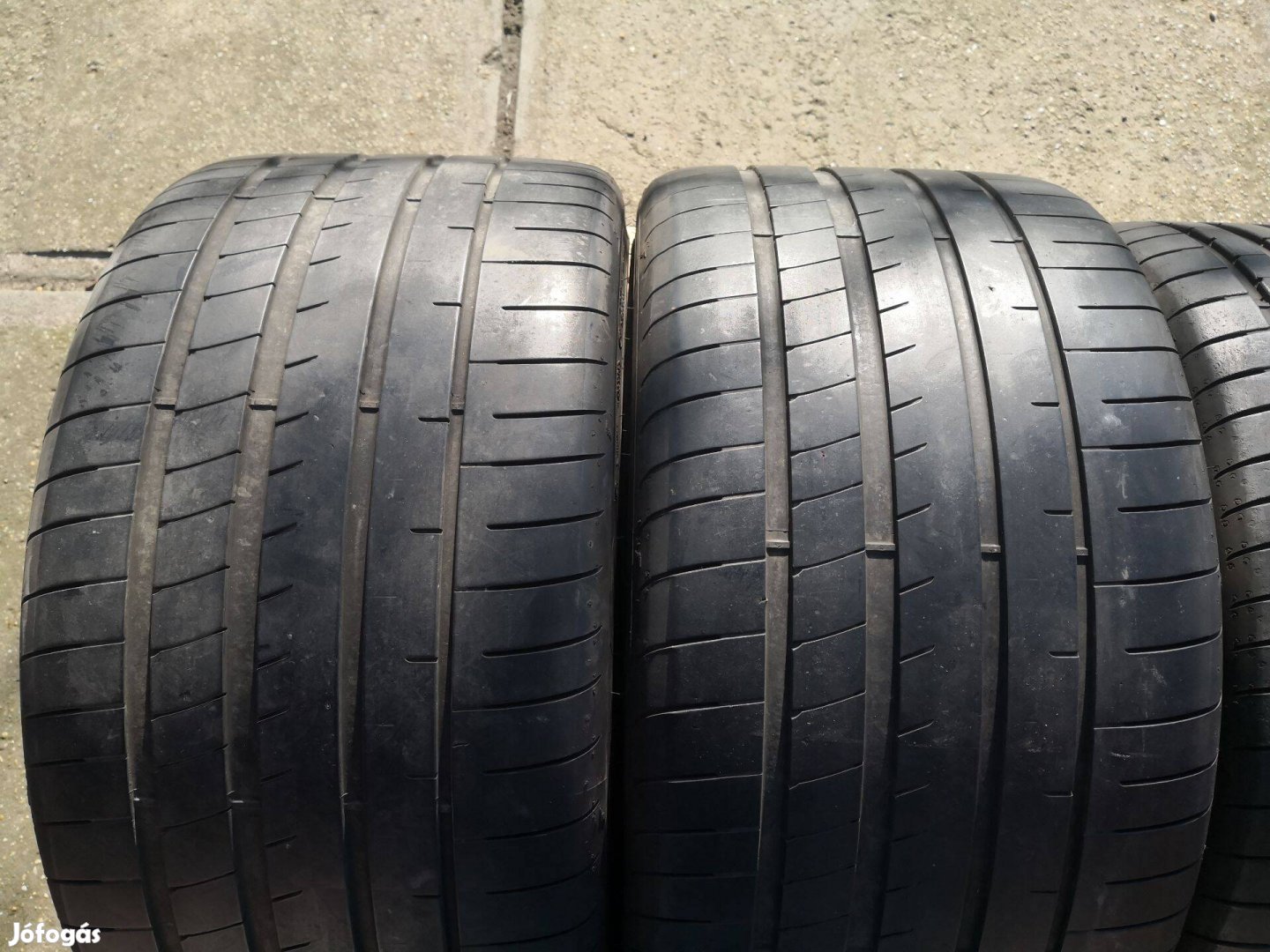 305/30R21 Goodyear nyári gumi 2db