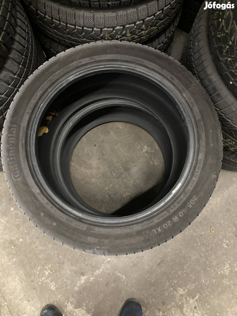 305/40R20 téli 305/40 r20