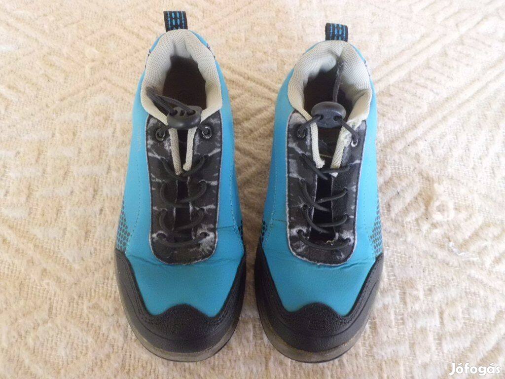 30-as Alive összehúzható gumifűzős softshell fiú cipő